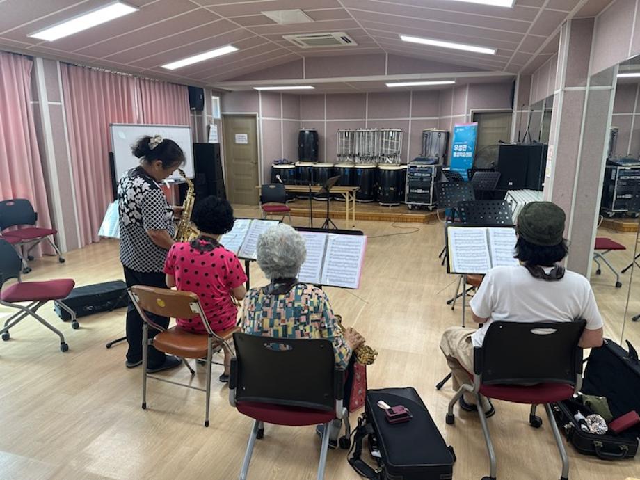 [우성면 평생학습센터] 2025년 하반기 우성의 바람, 색소폰 이미지